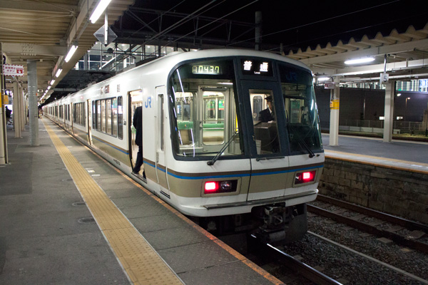 終点大垣駅到着後 ※向かい側がムーンライトながら発着番線(2013/12/24 20:31:48 大垣駅)