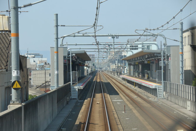 新しく開業した衣摺加美北駅